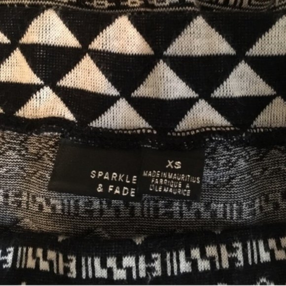 EUC Sparkle & Fade Geometric Print Skirt - Picture 3 of 3